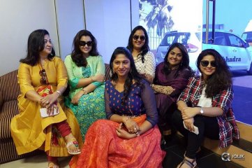 Praveena Kadiyala Gets Adarsha Mahila Puraskaaram